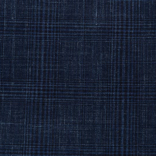 Lightweight check fabric made from 67% wool, 20% linen and 13% silk