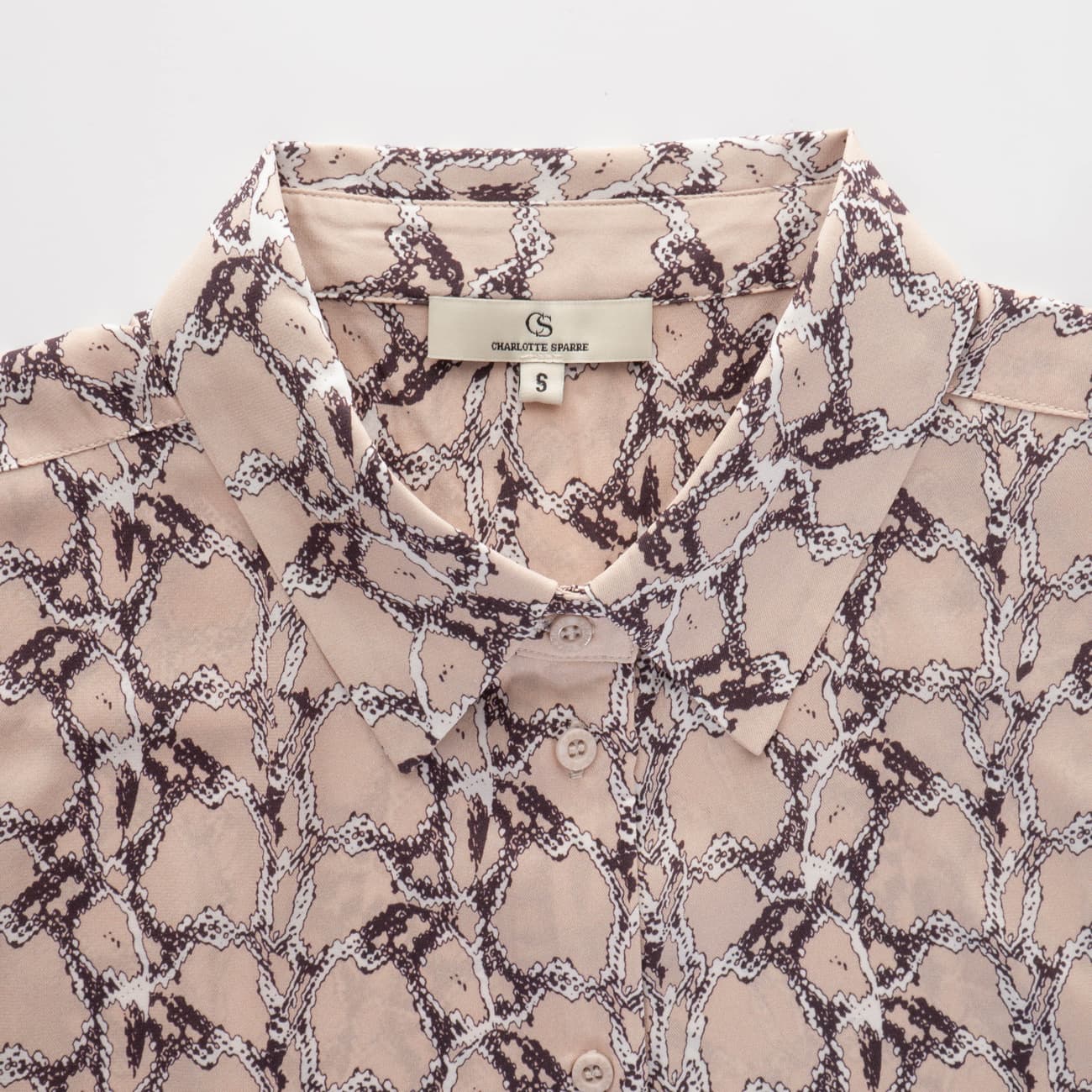 charlotte-sparre-just-shirt-3013-snake-sand-2-von-3