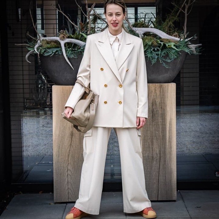 Summer-Peacoat. 449129610_2530012150516872_9105487157304500195_n