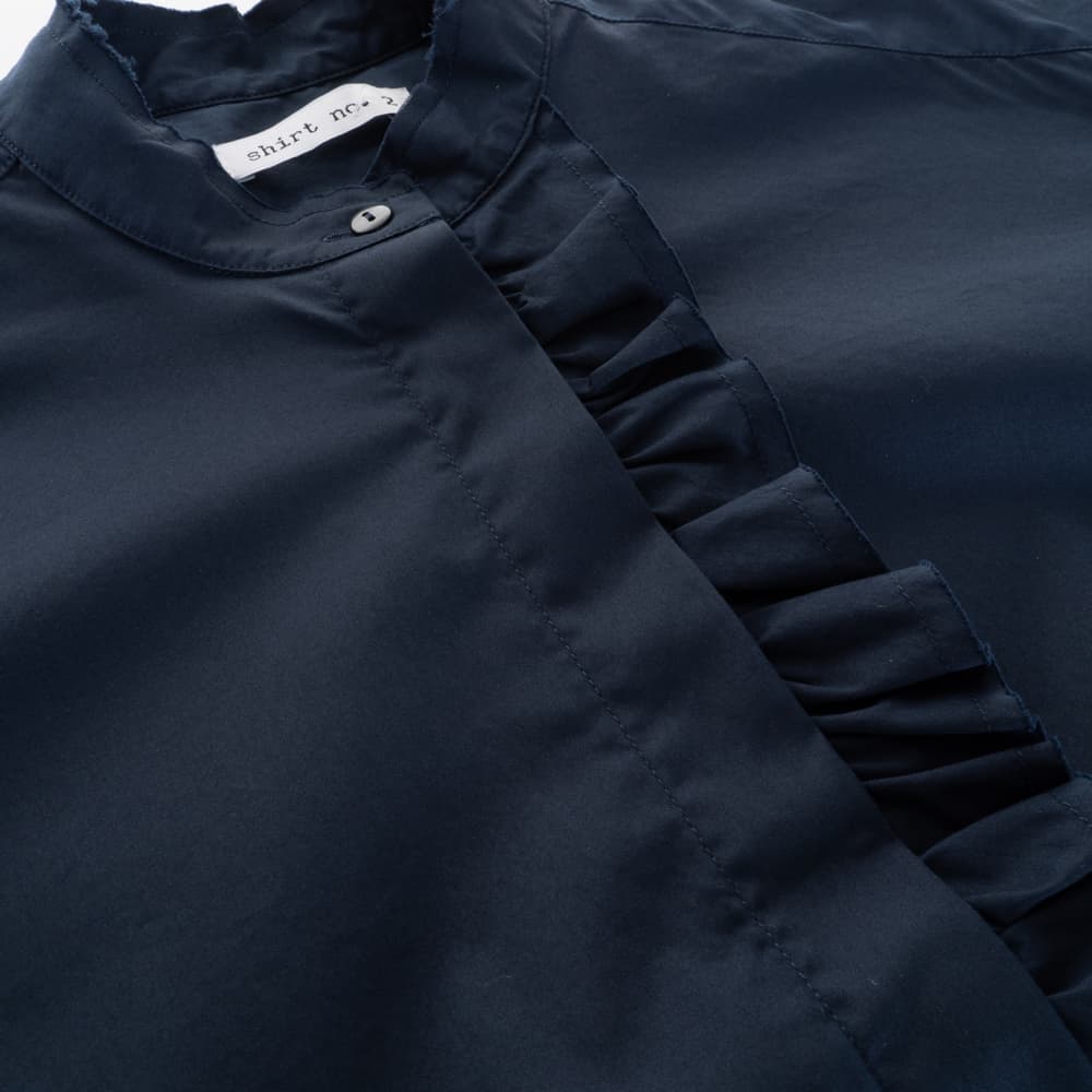 Rüschenbluse mit Stehkragen