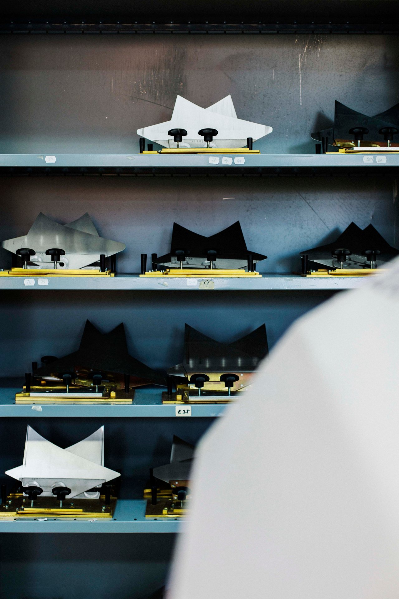 _C0B33042MIV1Ek5oNeJ8B _c0b33042miv1ek5onej8b