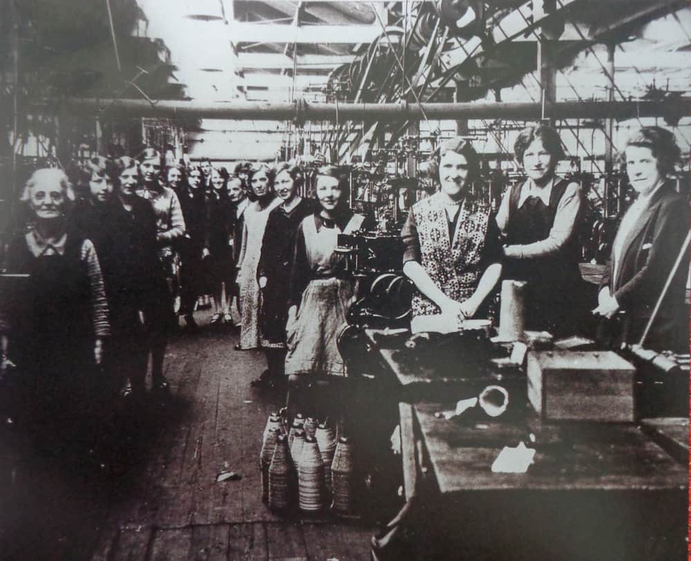 Strickmaschinenraum-18-Jh strickmaschinenraum-18-jh