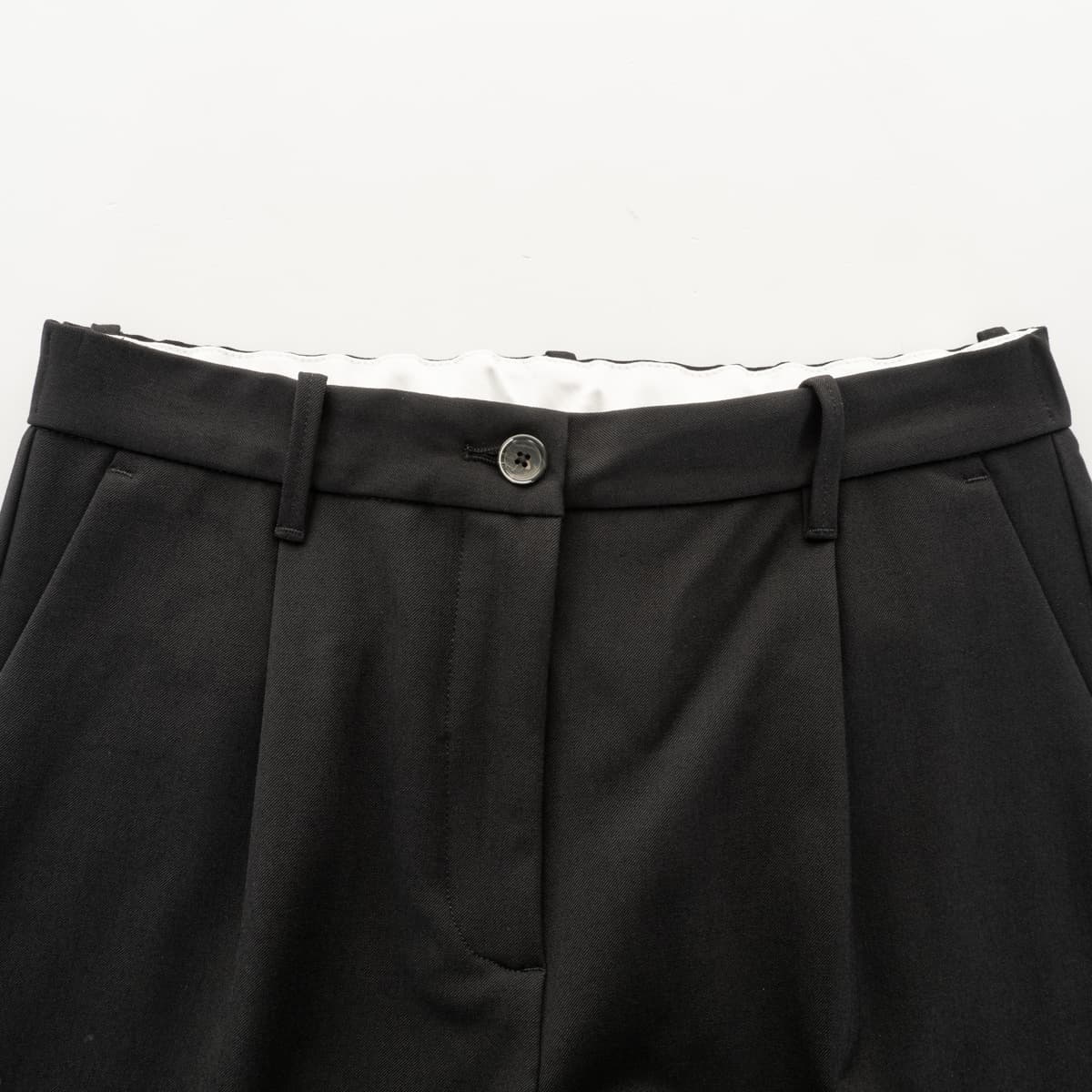 NITM-blenda-9fw24-bld01-s37-nero-2-von-4 nitm-blenda-9fw24-bld01-s37-nero-2-von-4