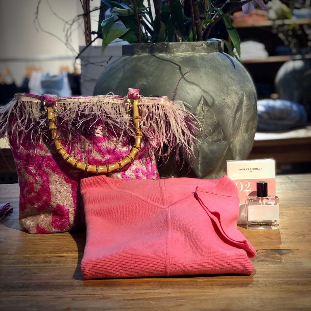 Allover Pink. 275725774_1415276695586290_2707372060875084384_n