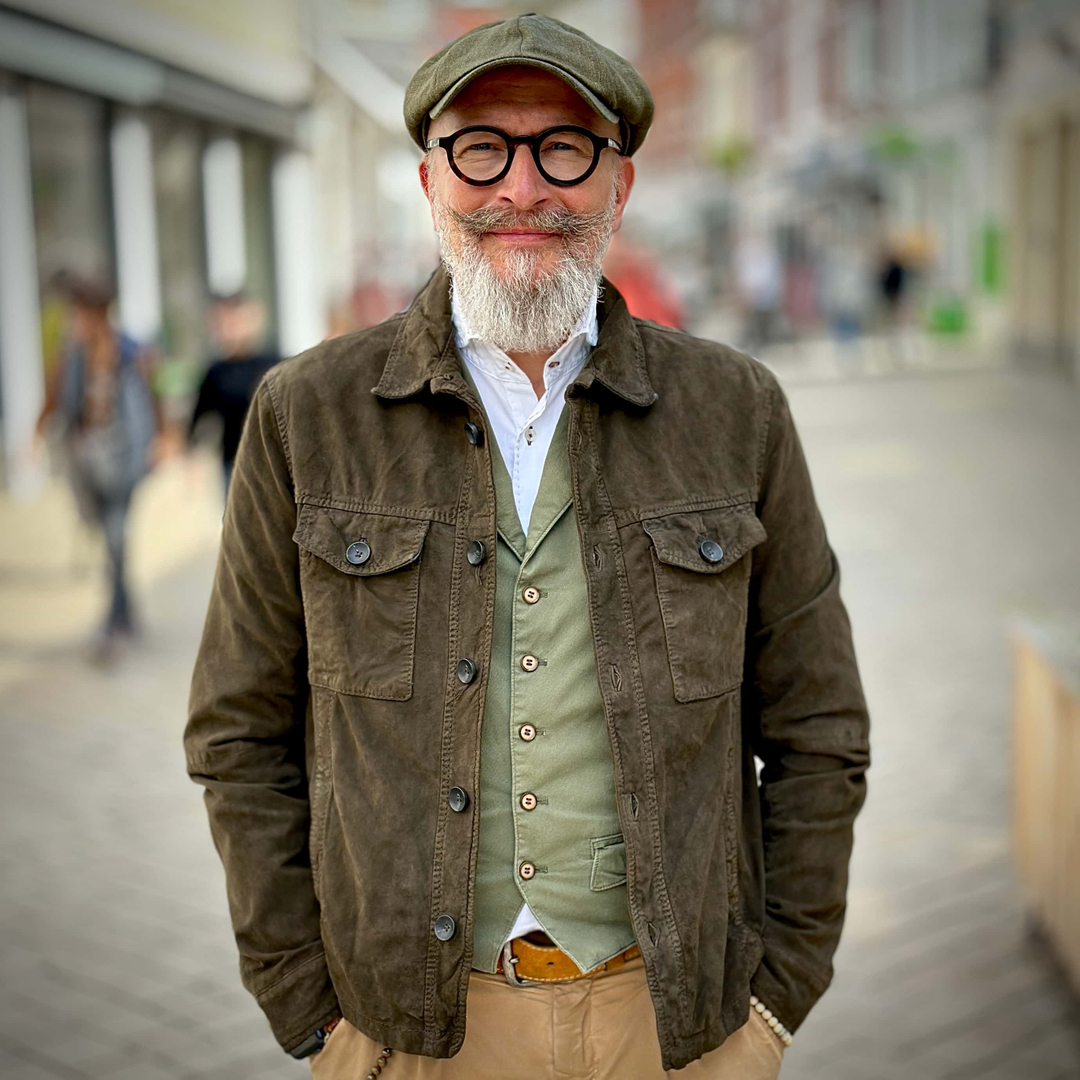 Entspannte Hemdjacke. 349265259_803355227553212_8094256242820312110_n