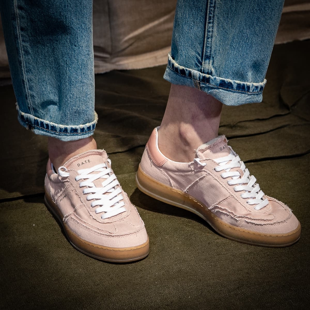 Sneaker In Pink.