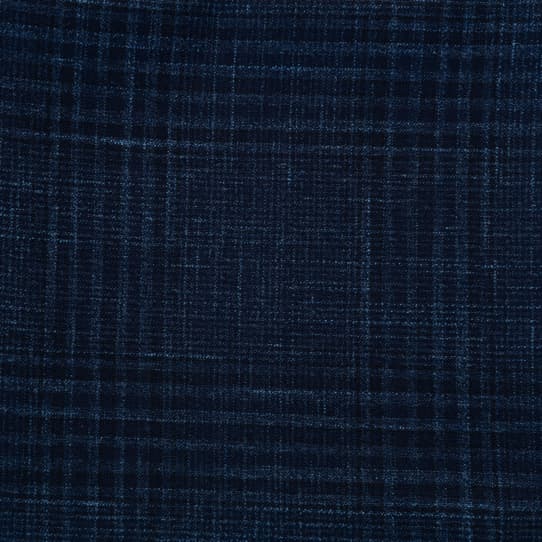 Lightweight check fabric made from 67% wool, 20% linen and 13% silk