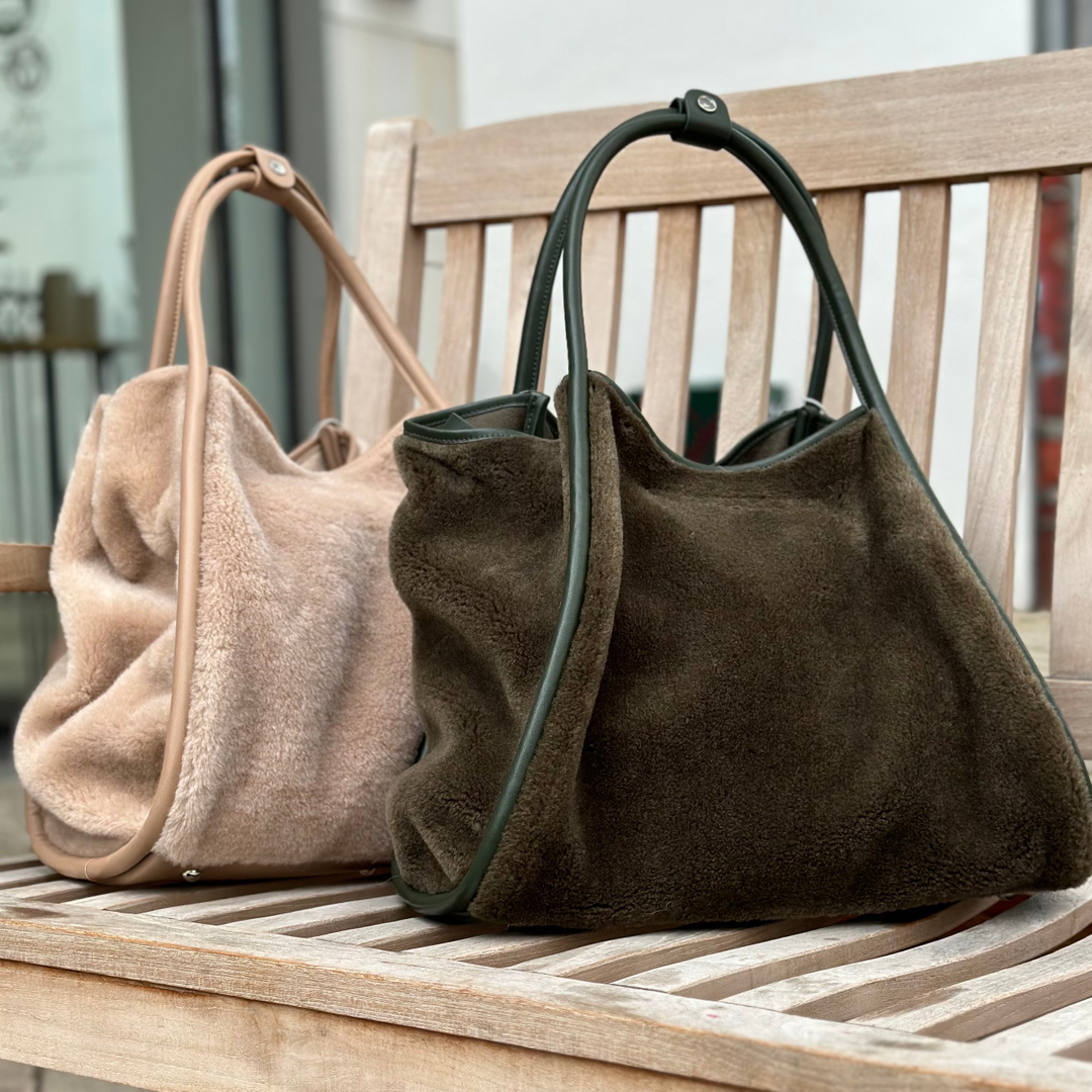 Kuschelige Begleiter. 372090463_2165131403675570_7171765242224518541_n