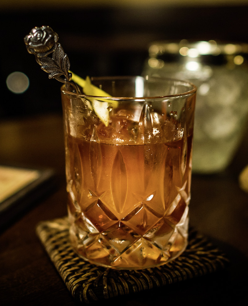 tempavantgarde_spirits_company_2_the_old_fashioned_cocktail-glas