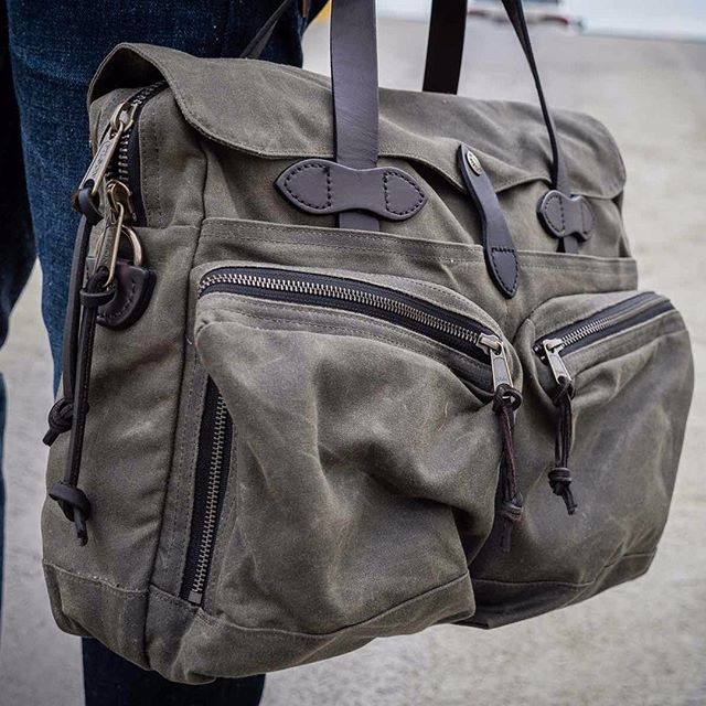Die "Filson 24 hr Briefcase" ist der ideale 84658252_217779692724257_5057985865938818323_n