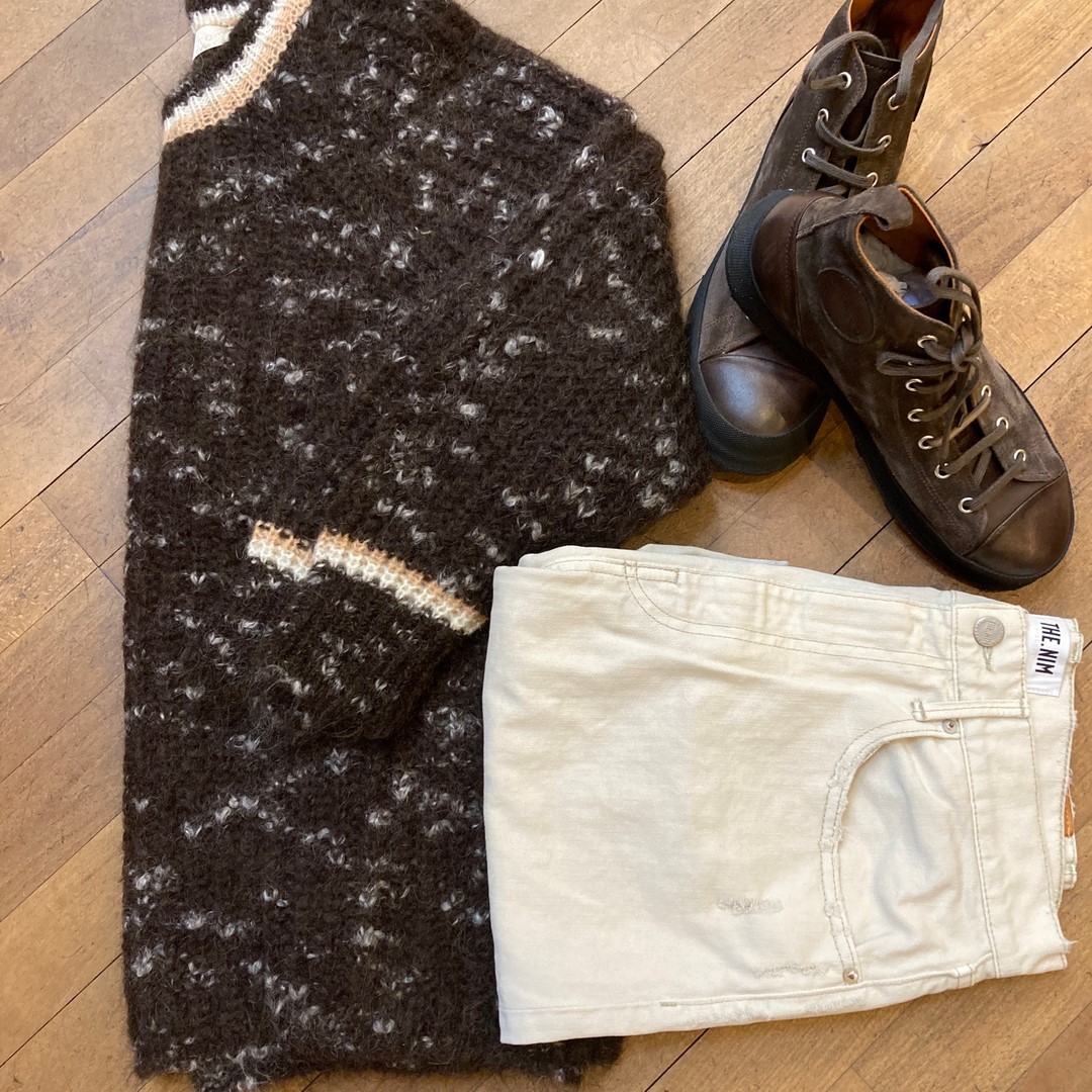Stylish mit Strick. 245589798_121233960297001_6889728016799267003_n