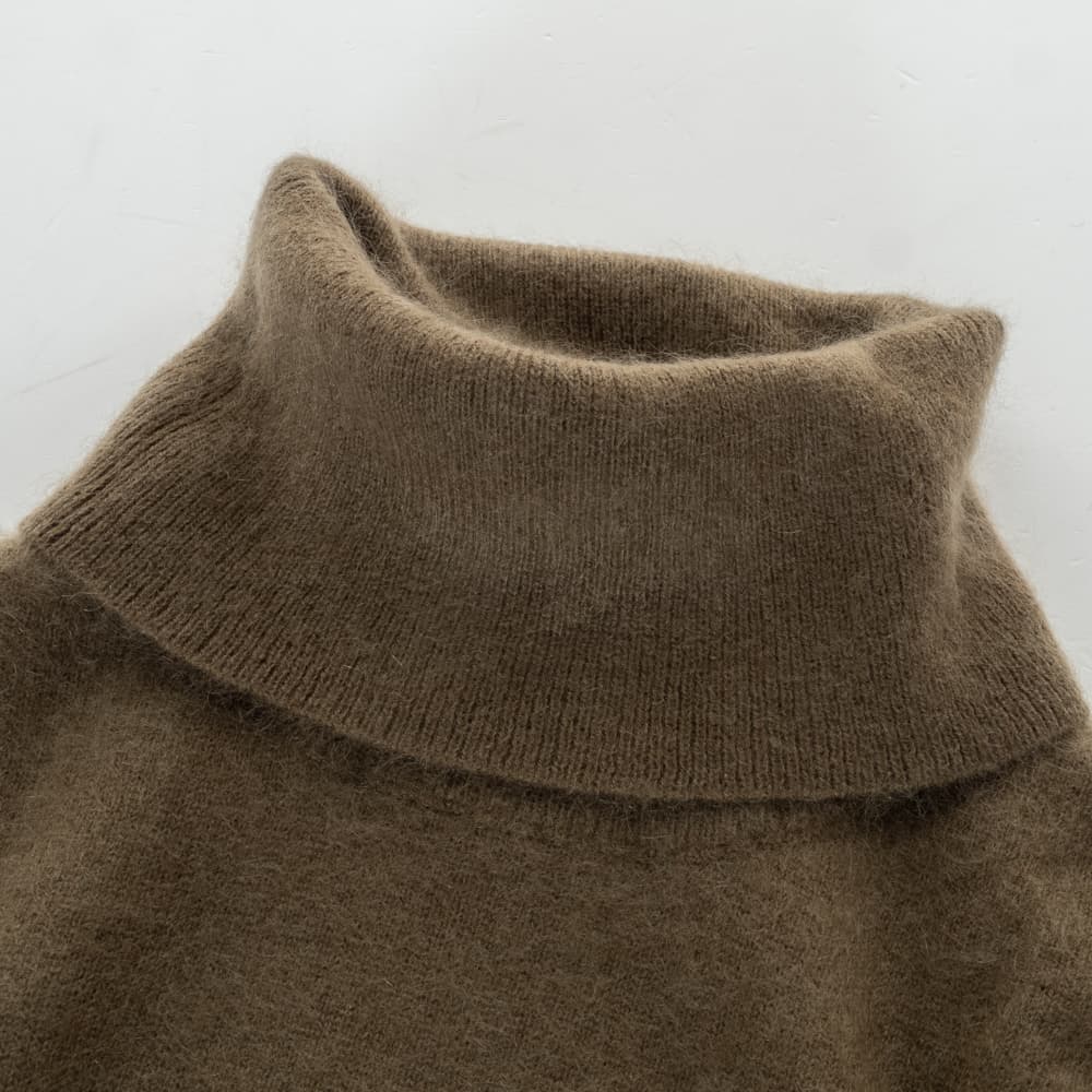 Mareine Soft Turtleneck Sweater