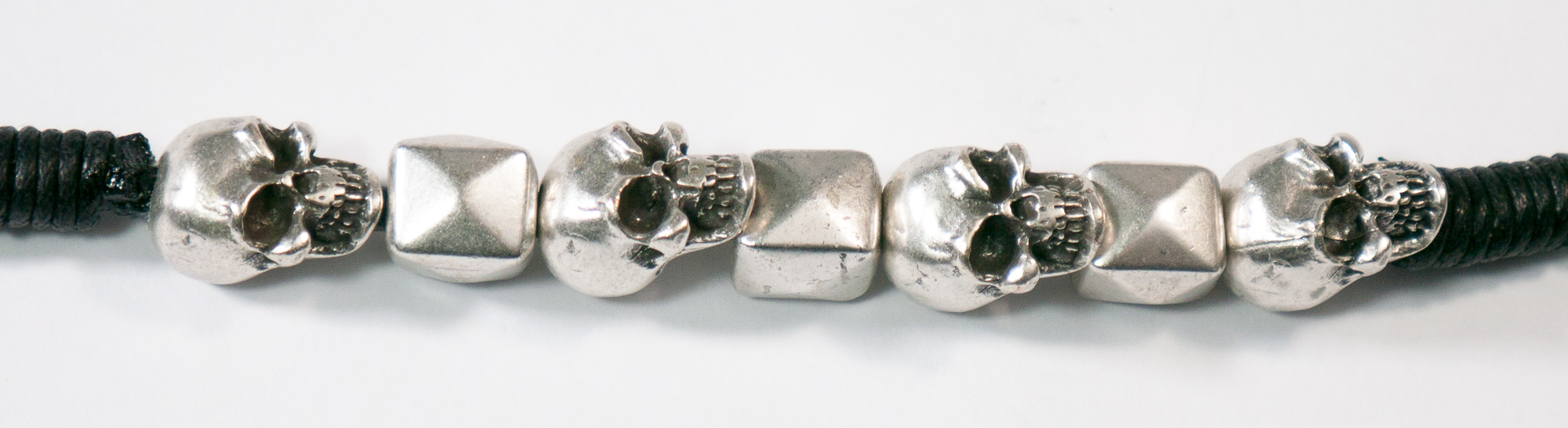 themata-167-chain-skull-2 themata-167-chain-skull-2