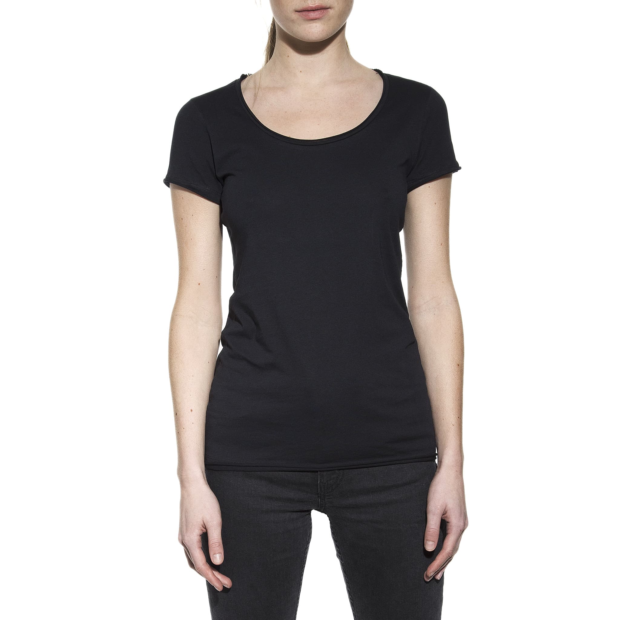 603102_woman_crew-neck_relaxed_black_1